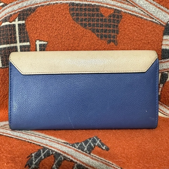 LOUIS VUITTON ❤️🌟CA1106 LOCKME LV HARDWARE WALLET⭐️ - Picture 2 of 10